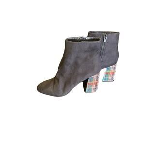 Betsey Johnson Kassie-R Black Ankle Boots with Rhinestoned Chunky 3” Heel Size 8